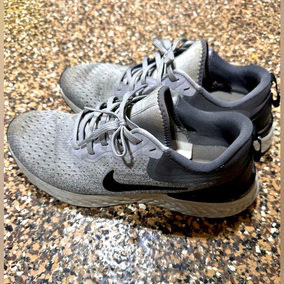 Nike Odyssey React "Wolf Grey Grey/Black size 9.5 - Picture 2 of 6